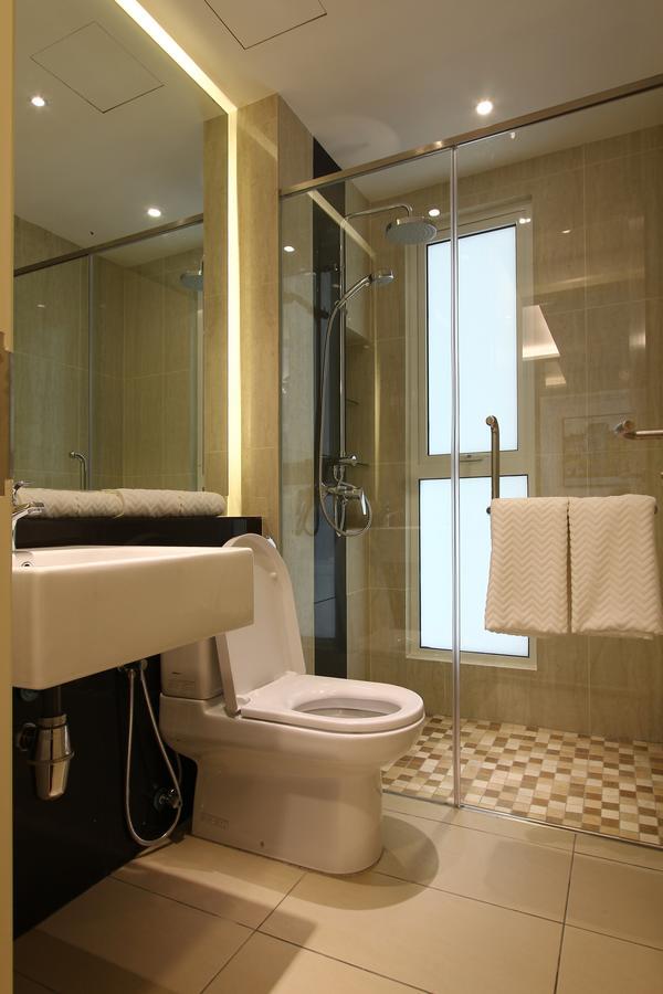 The Shore Residence Apartment Malacca Eksteriør bilde